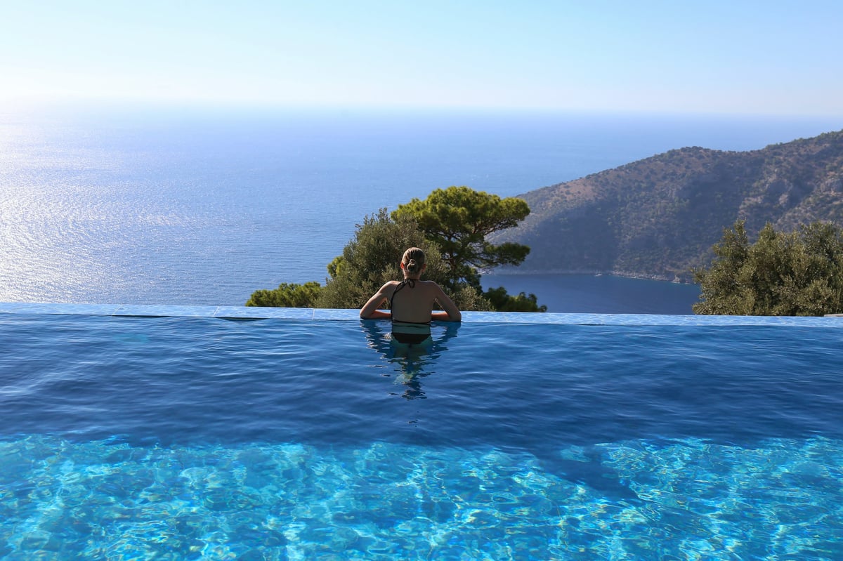 Βάρκιζα on the Athenian Riviera